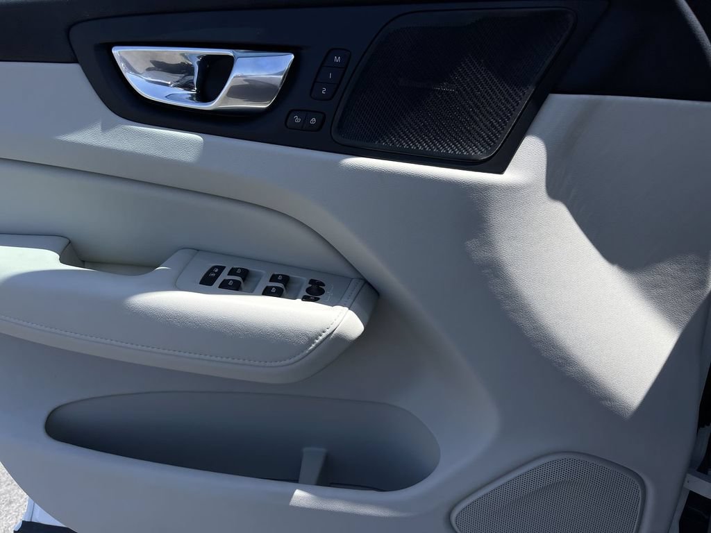 Used 2023 Volvo XC60 B5 Plus w/ Climate Package AWD/4WD image 22