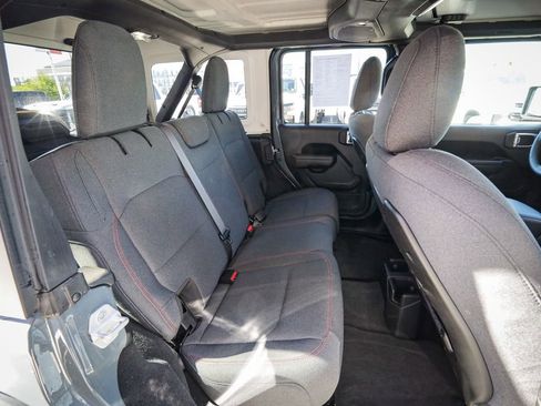 Used 2025 Jeep Wrangler Unlimited Rubicon AWD/4WD image 26