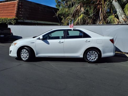 Used 2013 Toyota Camry LE image 3