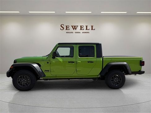 New 2025 Jeep Gladiator Sport image 2