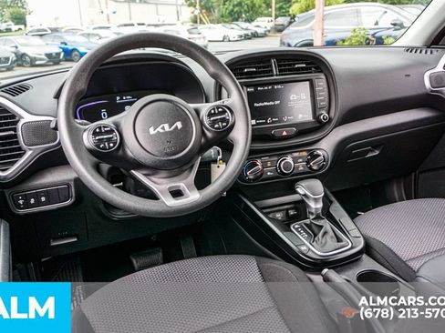 Used 2025 Kia Soul LX w/ LX Technology Package FWD image 27