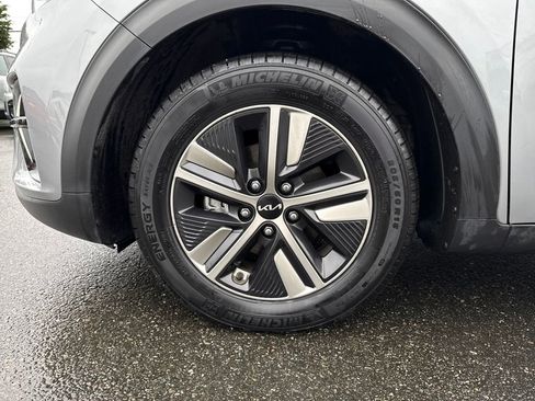 Certified 2022 Kia Niro LXS image 29