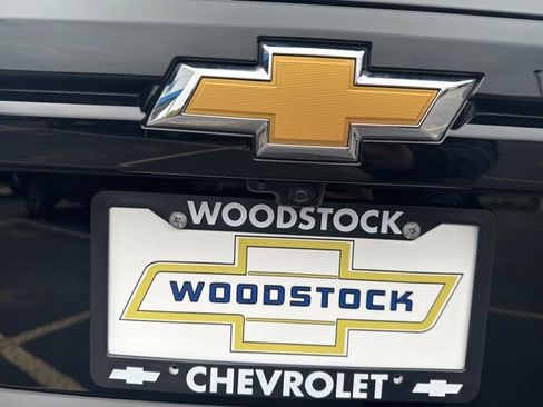 Used 2025 Chevrolet Traverse LT image 19