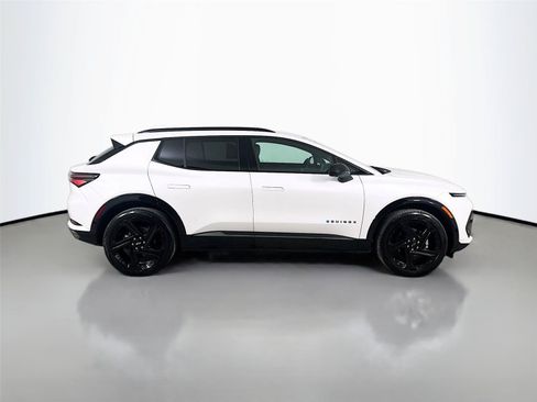 Used 2025 Chevrolet Equinox EV RS AWD/4WD image 10