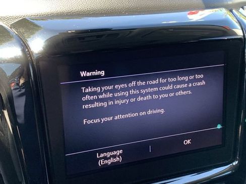 Used 2020 Chevrolet Traverse Premier FWD image 21