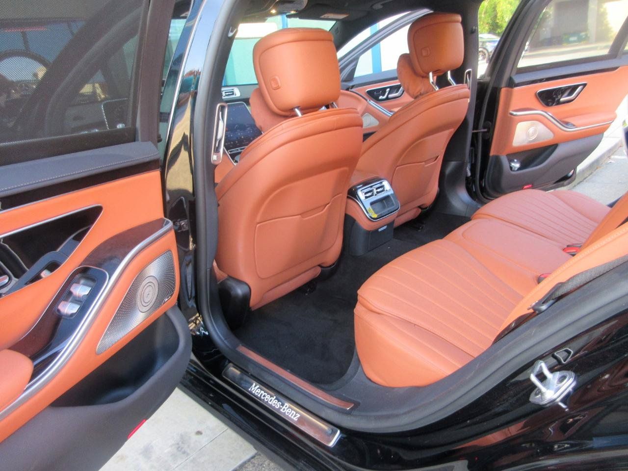 Used 2023 Mercedes-Benz S 500 4MATIC image 32
