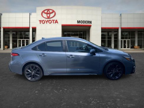 Certified 2025 Toyota Corolla SE FWD image 4