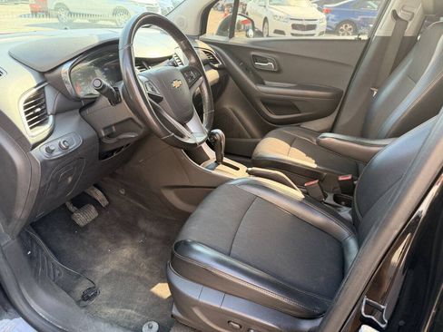 Used 2019 Chevrolet Trax LT w/ LT Convenience Package FWD image 10