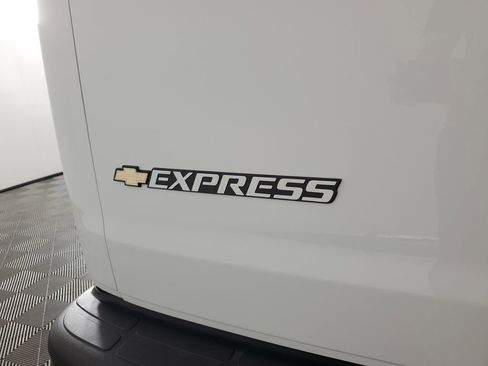 New 2026 Chevrolet Express 2500 w/ Driver Convenience Package RWD image 30