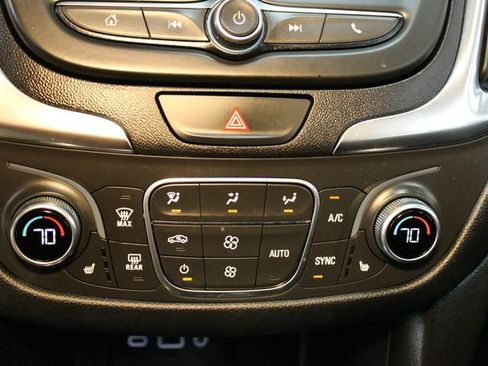 Used 2020 Chevrolet Equinox LT w/ Driver Convenience Package image 27