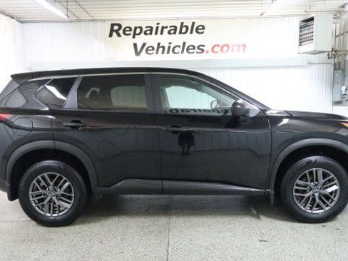 Used 2023 Nissan Rogue S AWD/4WD image 4