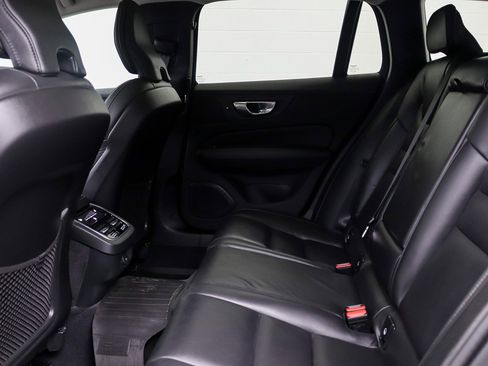Used 2025 Volvo V60 B5 Cross Country Ultra w/ Protection Package Premier AWD/4WD image 22