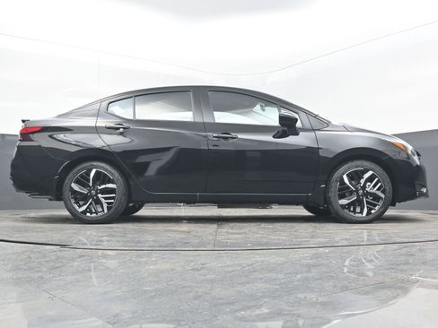 New 2025 Nissan Versa SR w/ Trunk Package image 29