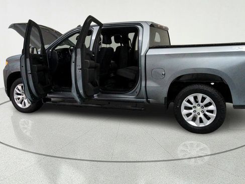 Used 2019 Chevrolet Silverado 1500 Custom w/ Custom Value Package AWD/4WD image 10