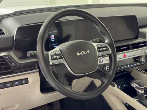 Used 2025 Kia Telluride S FWD image 10