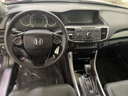 Used 2017 Honda Accord LX image 13