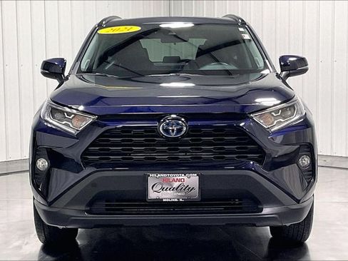 Used 2021 Toyota RAV4 XLE Premium AWD/4WD image 2