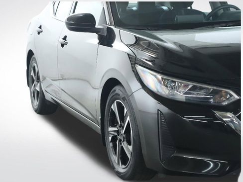 Used 2024 Nissan Sentra SV FWD image 9