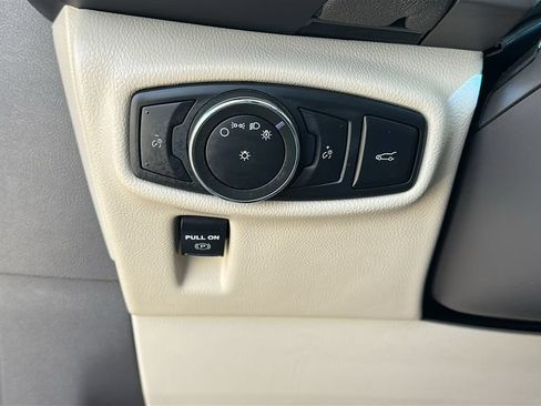 Used 2017 Lincoln MKX Reserve w/ Lincoln MKX Climate Package FWD image 23