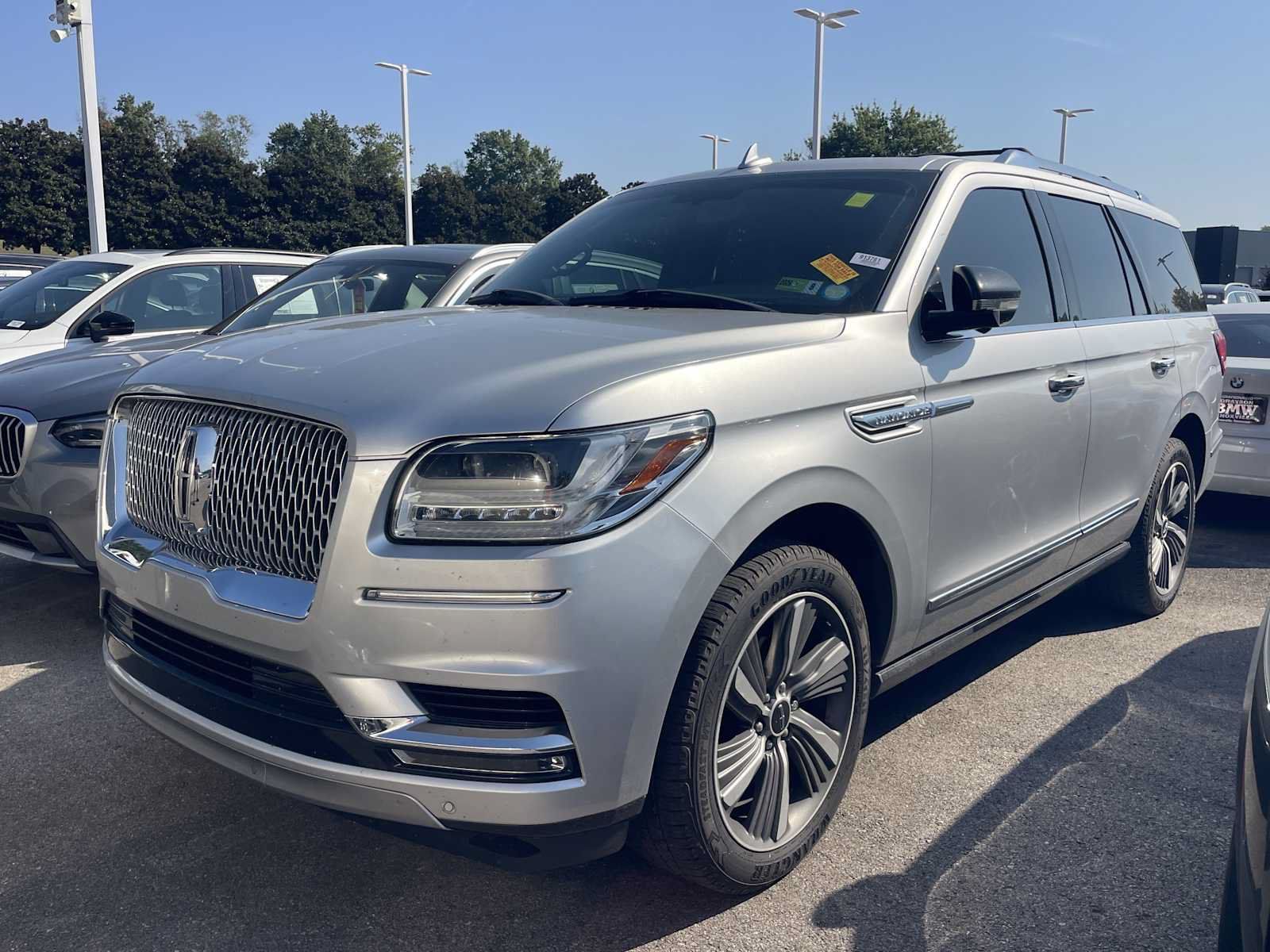 Used 2018 Lincoln Navigator Reserve w/ Cargo Package AWD/4WD image 2