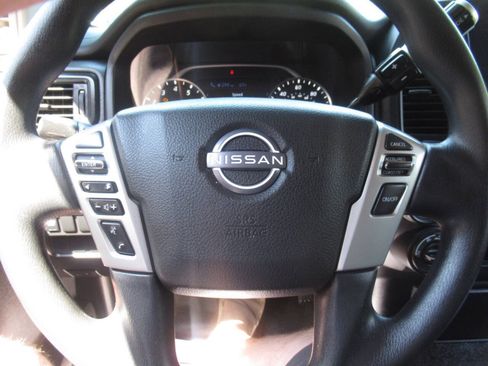 Used 2023 Nissan Titan S AWD/4WD image 20
