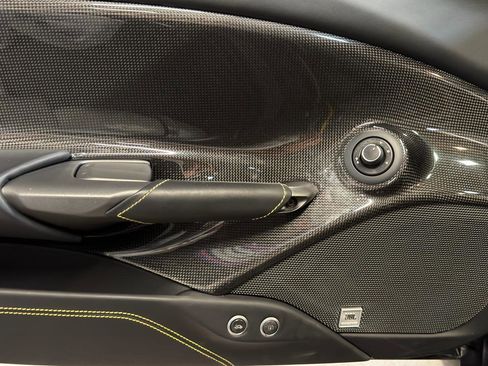 Used 2018 Ferrari 488 GTB image 22