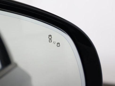 Used 2023 Genesis G70 2.0T w/ Sport Prestige Package image 41