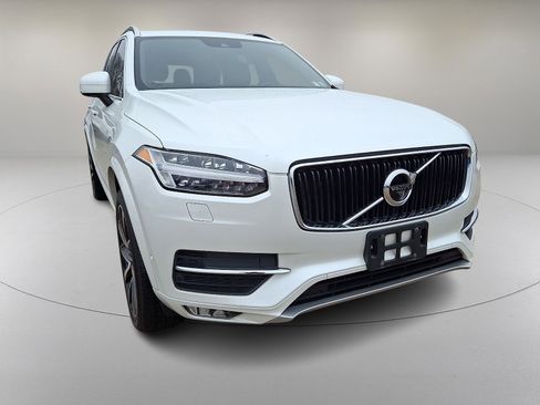 Used 2018 Volvo XC90 T6 Momentum w/ Convenience Package image 2