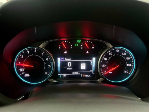 Used 2018 Chevrolet Equinox Premier FWD image 16