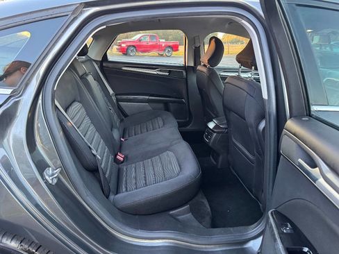 Used 2016 Ford Fusion SE image 11