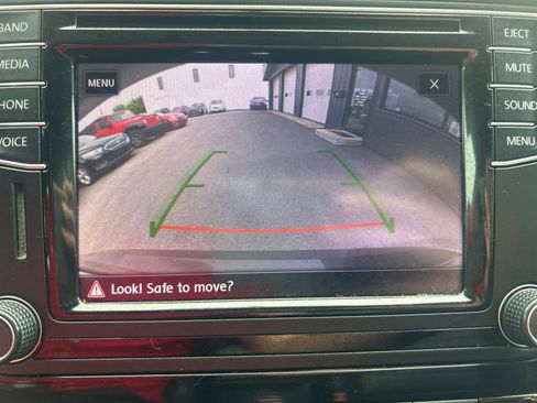 Used 2017 Volkswagen Passat 1.8T R-Line FWD image 27