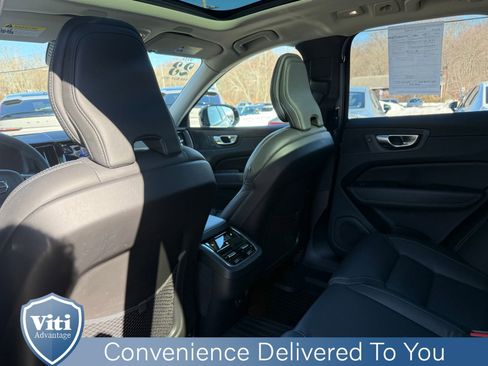 Certified 2023 Volvo XC60 B5 Ultimate w/ Climate Package image 21