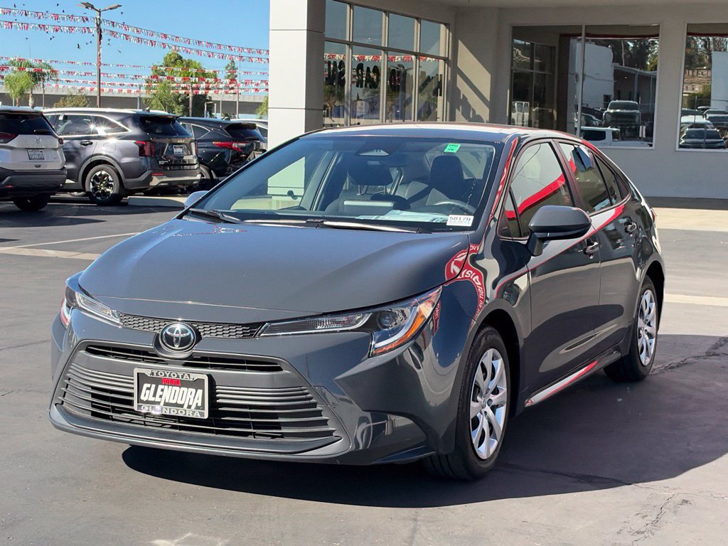 Used 2024 Toyota Corolla LE FWD image 4