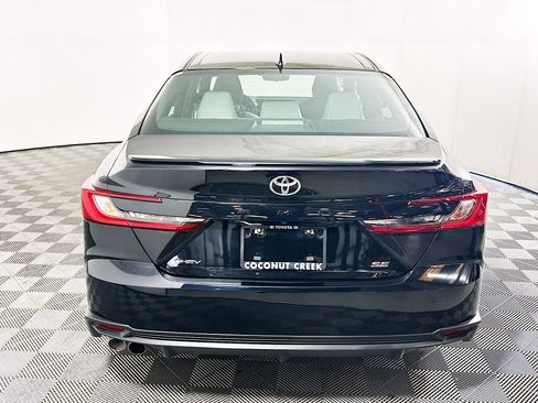 Used 2025 Toyota Camry SE FWD image 4