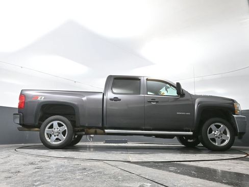 Used 2011 Chevrolet Silverado 2500 LT w/ Interior Plus Package image 58