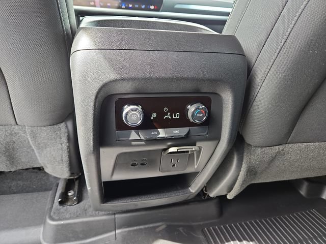 Used 2024 Chevrolet Traverse LT w/ Trailering Package AWD/4WD image 31