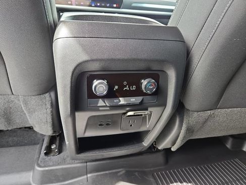 Used 2024 Chevrolet Traverse LT w/ Trailering Package AWD/4WD image 31