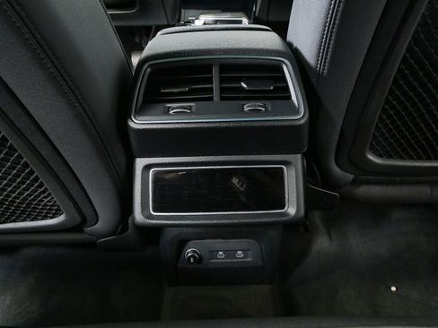Used 2023 Audi e-tron Premium Plus w/ Premium Plus Package AWD/4WD image 20