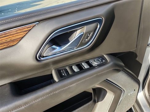 Certified 2024 Chevrolet Suburban High Country image 23