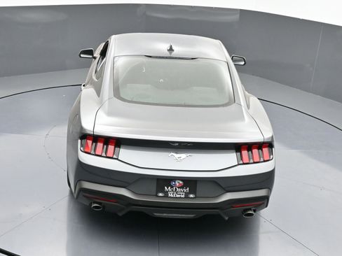 Used 2025 Ford Mustang Coupe image 23