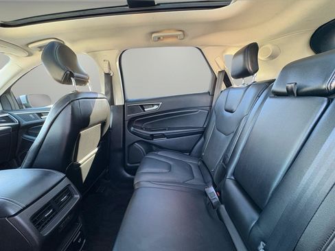 Used 2017 Ford Edge Titanium w/ Equipment Group 301A AWD/4WD image 32