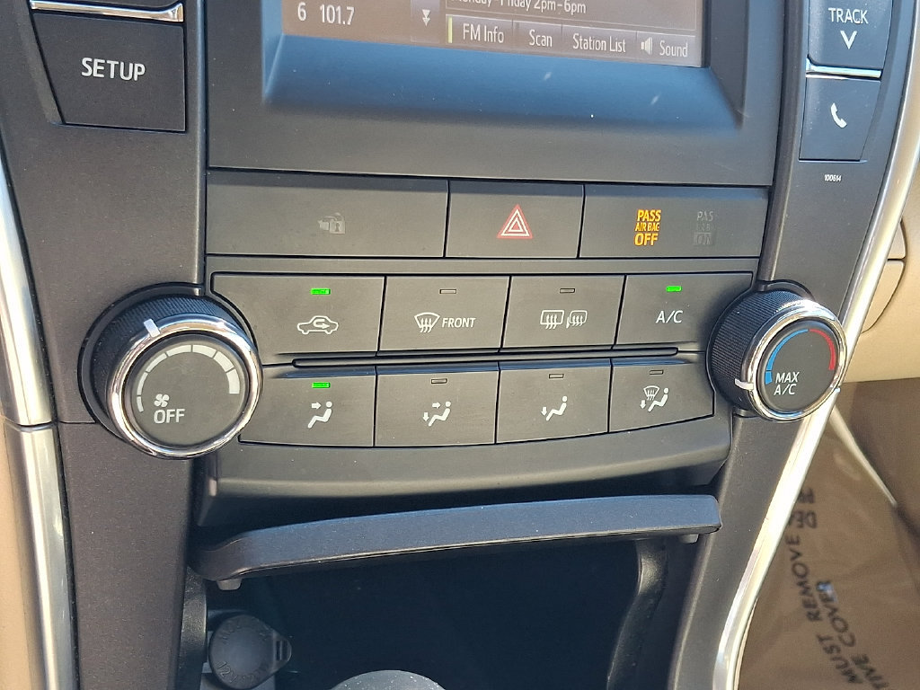 Used 2017 Toyota Camry LE FWD image 15
