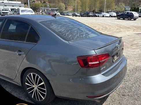 Used 2016 Volkswagen Jetta Sport FWD image 21