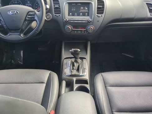 Used 2017 Kia Forte EX image 14