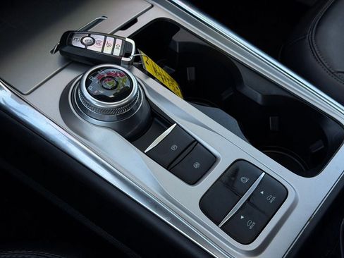 Used 2022 Ford Explorer XLT w/ Equipment Group 202A image 45