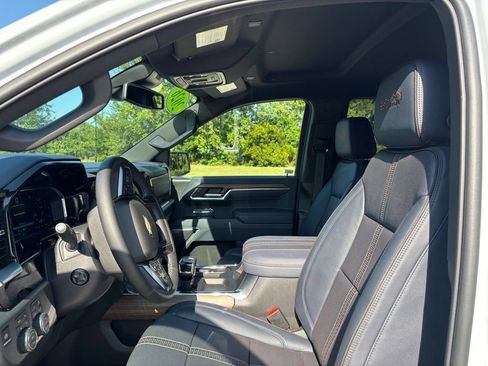 Used 2026 Chevrolet Silverado 1500 High Country AWD/4WD image 14