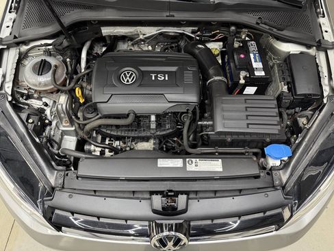Used 2015 Volkswagen Golf 4-Door FWD image 7