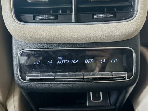 Used 2021 Mercedes-Benz GLS 450 4MATIC image 34