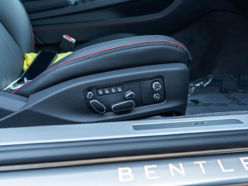 Used 2024 Bentley Continental GT image 31