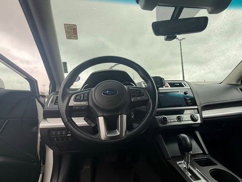 Used 2017 Subaru Outback 2.5i Premium AWD/4WD image 7